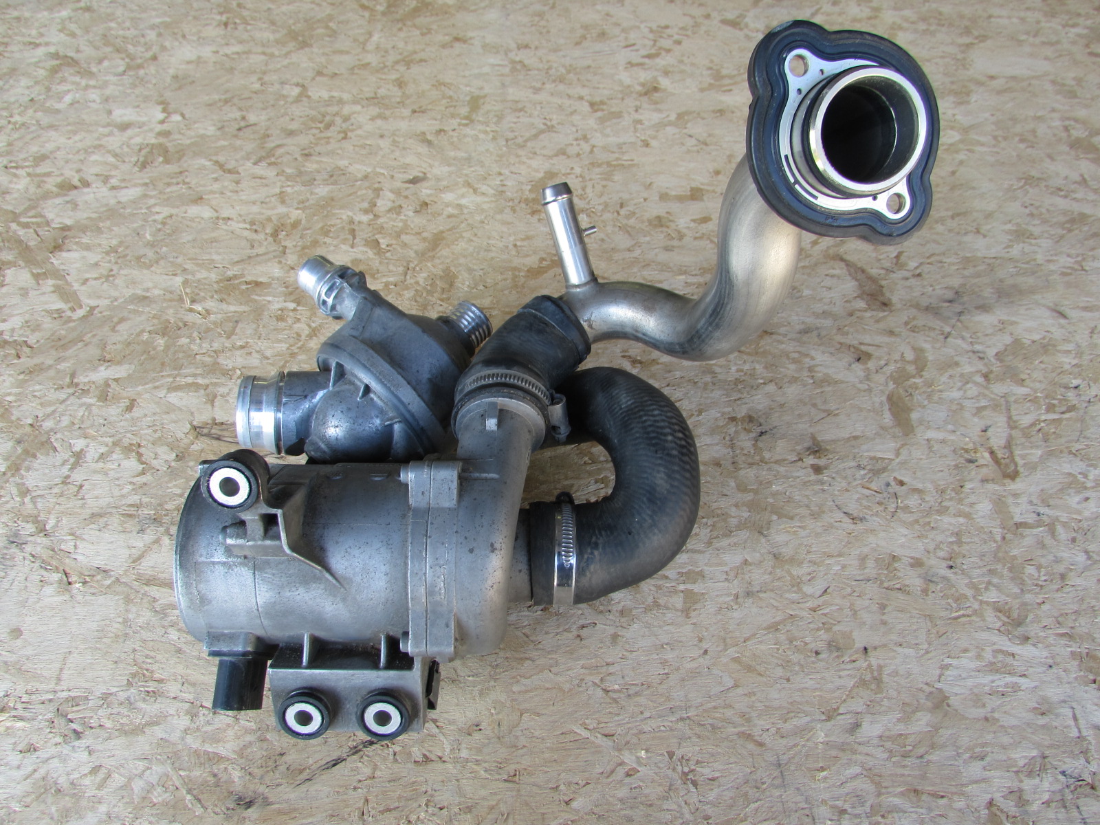 BMW Electric Water Pump 11517521584 1 3 5 X Series Z4 Hermes Auto 